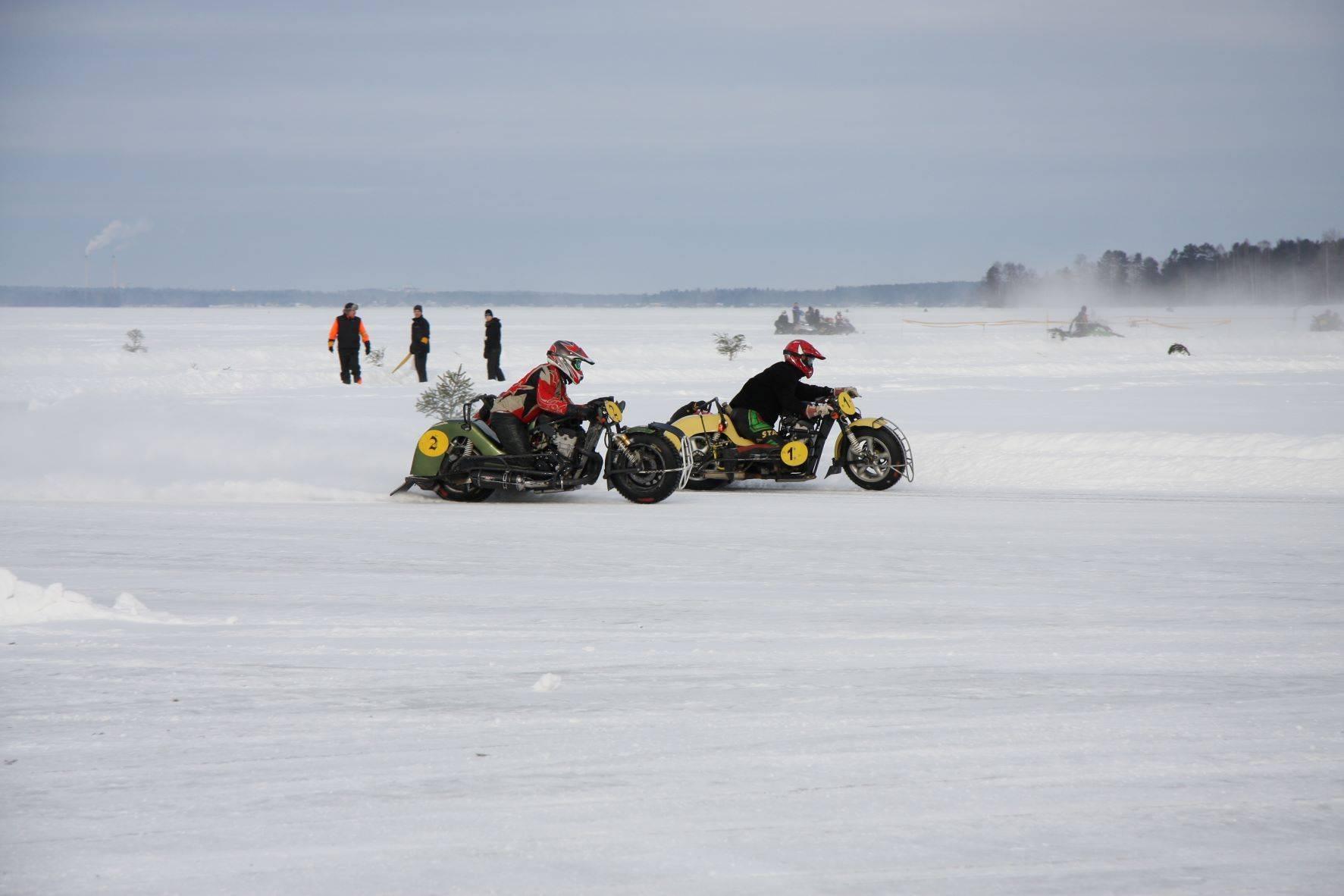 Sidvagnsekipage Isbana